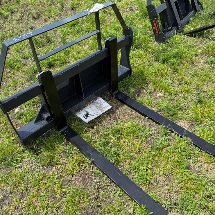 #6103 • Mini Skid Steer Pallet Fork Frame