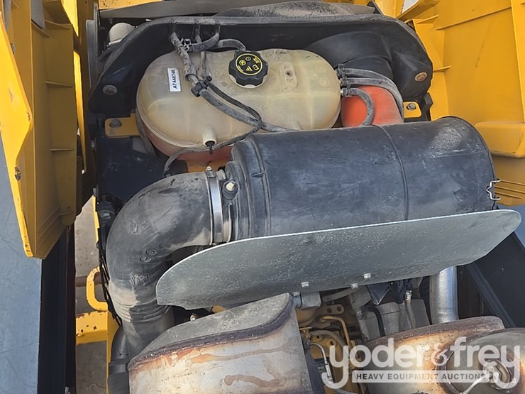 2020-deere-310sl-image-33