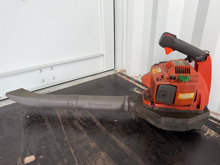 #6039-•-husqvarna-225/hbv-handheld-leaf-blower-image-1
