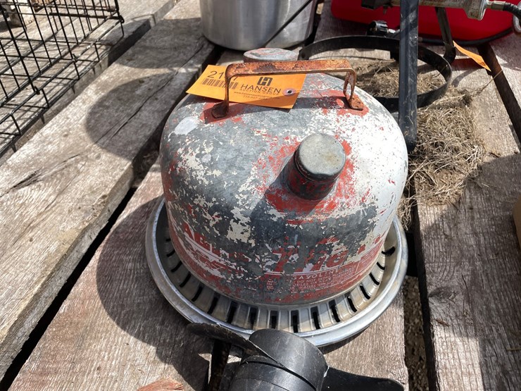 #2147-•-eagle-metal-gas-can-image-1