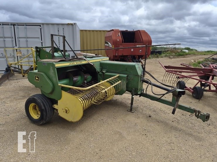 john-deere-336-image-4