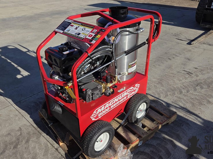 2026-magnum-4000-series-hot-water-pressure-washer-image-1