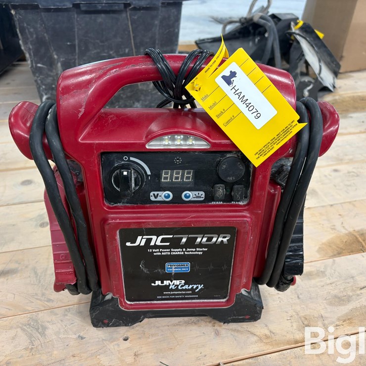 JNC 770R 12 Volt Jump Pack