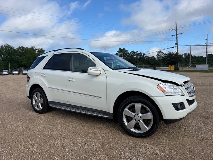 2010-mercedes-benz-ml350-image-1