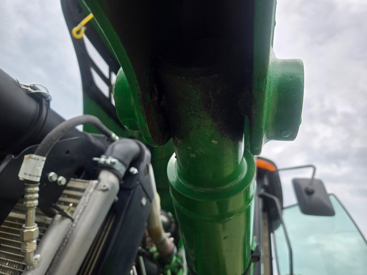 john-deere-6105d-image-81