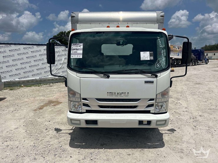 2020-isuzu-nrr-image-29