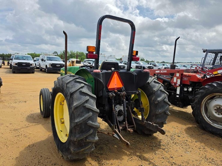 john-deere-5205-image-2