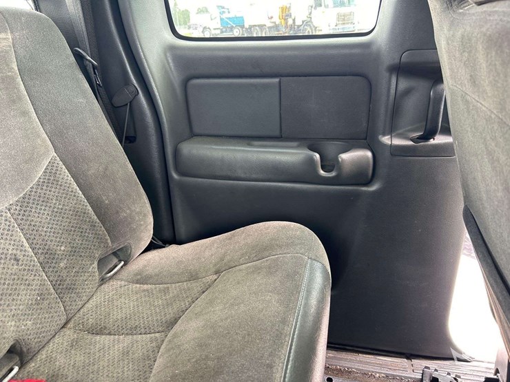2005-chevrolet-silverado-1500-image-19