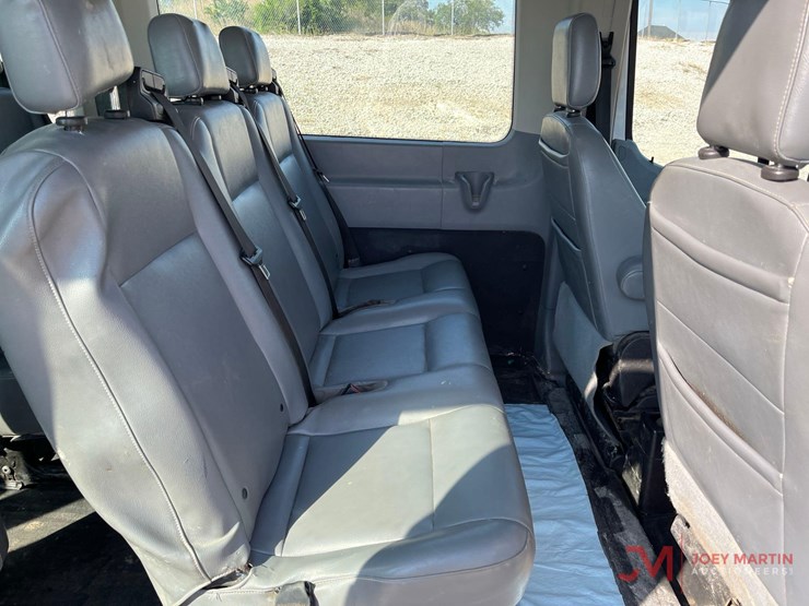 2019-ford-transit-image-13