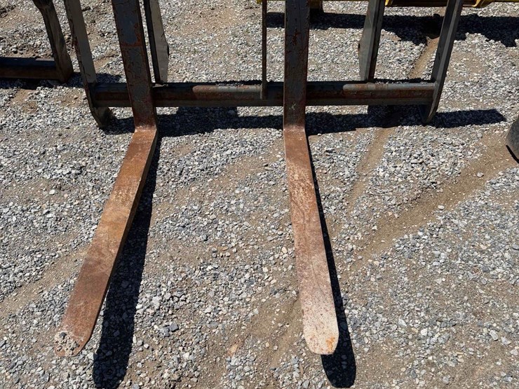 gem-coupler-pallet-forks-image-3