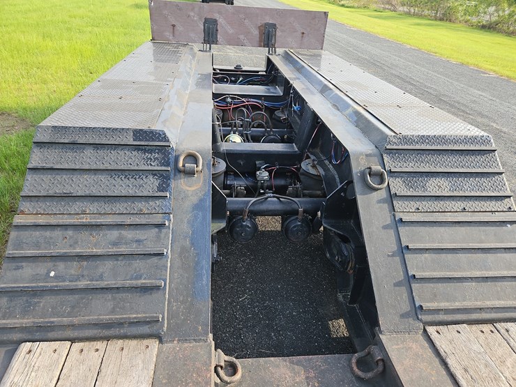 2011-talbert-55-ton-image-17
