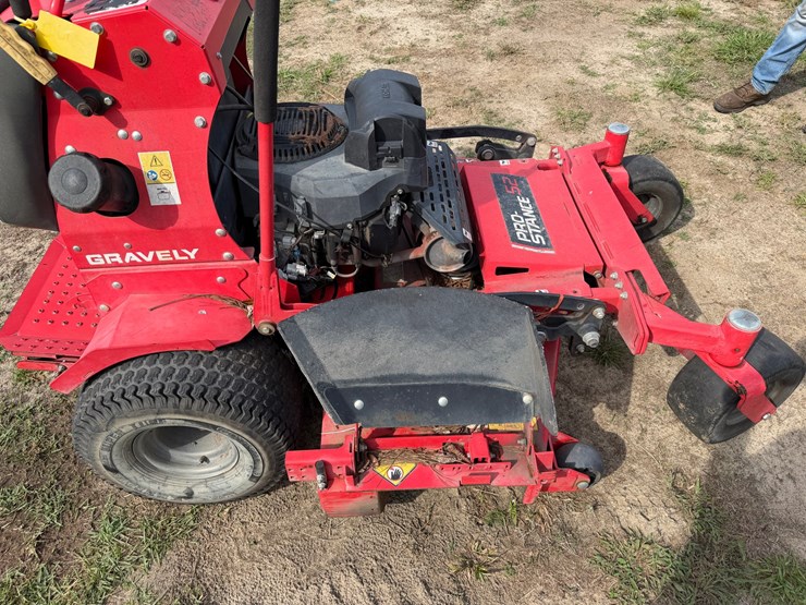#6011-•-gravely-52"-pro-stance-52-zero-turn-lawnmower-image-8