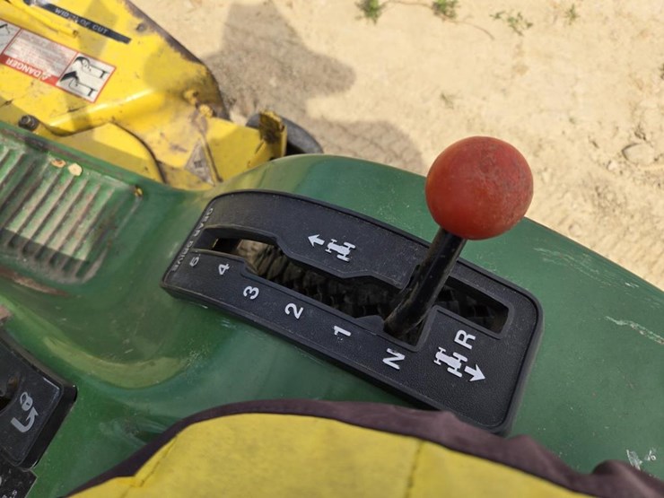 john-deere-180-image-8