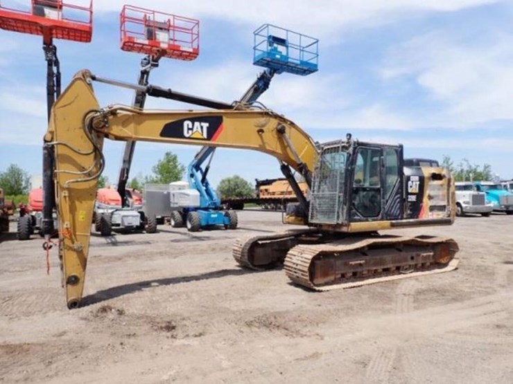 2014-caterpillar-320el-image-1