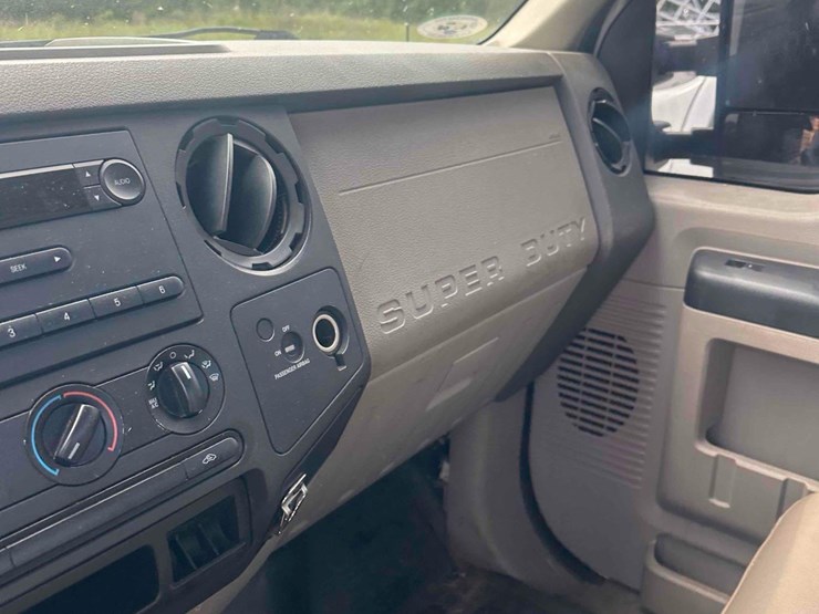 2008-ford-f250-xl-image-16
