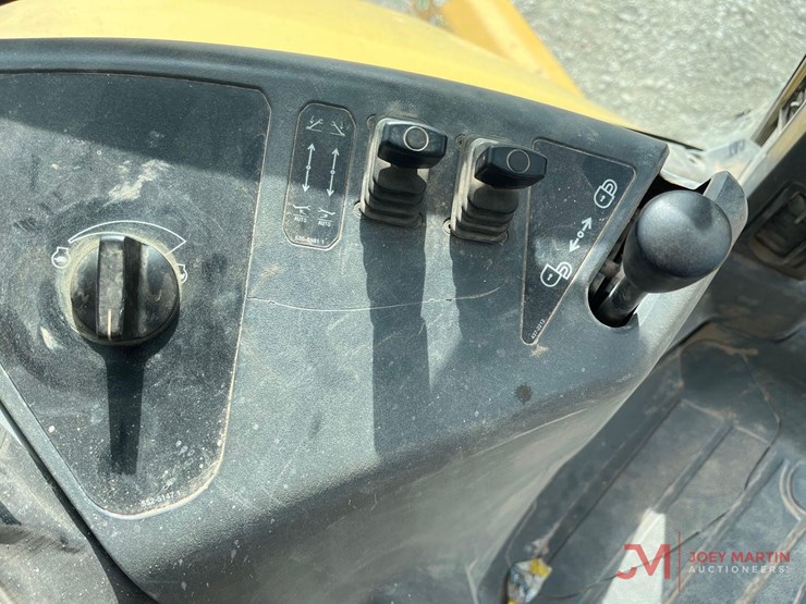 2021-caterpillar-420-xe-image-13