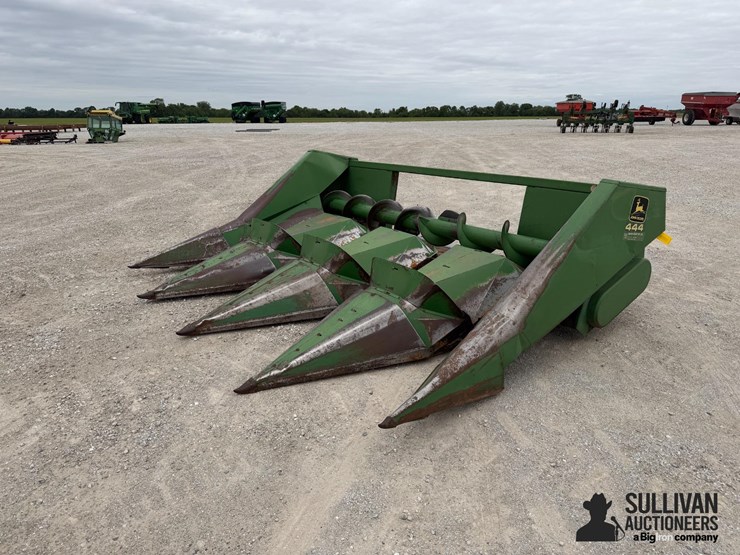 john-deere-444-image-1