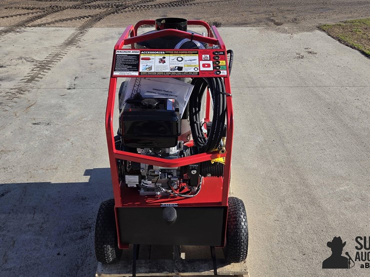 2026-magnum-4000-series-hot-water-pressure-washer-image-2