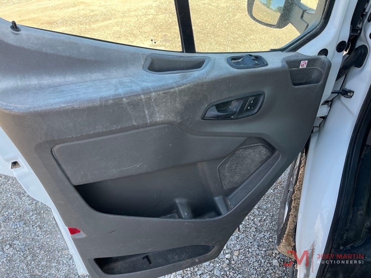 2020-ford-transit-image-17