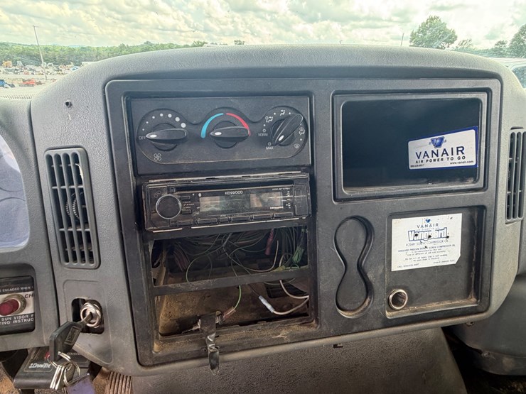 2007-international-durastar-4200-image-22