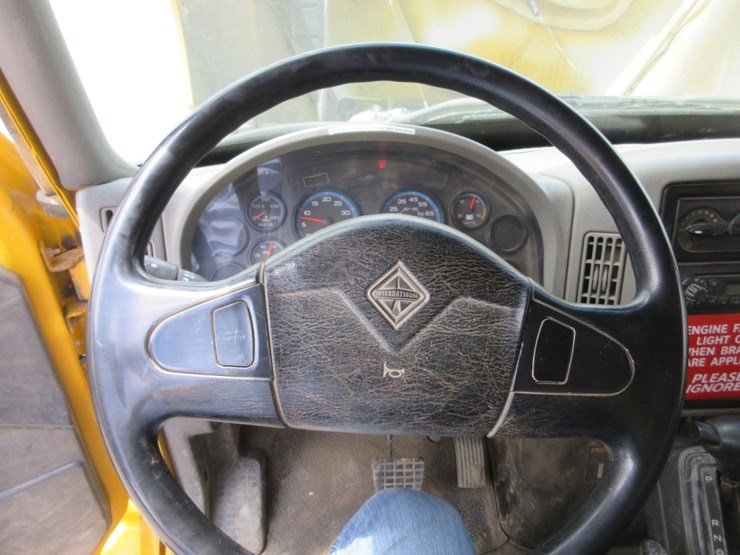 2011-international-durastar-4300-image-13