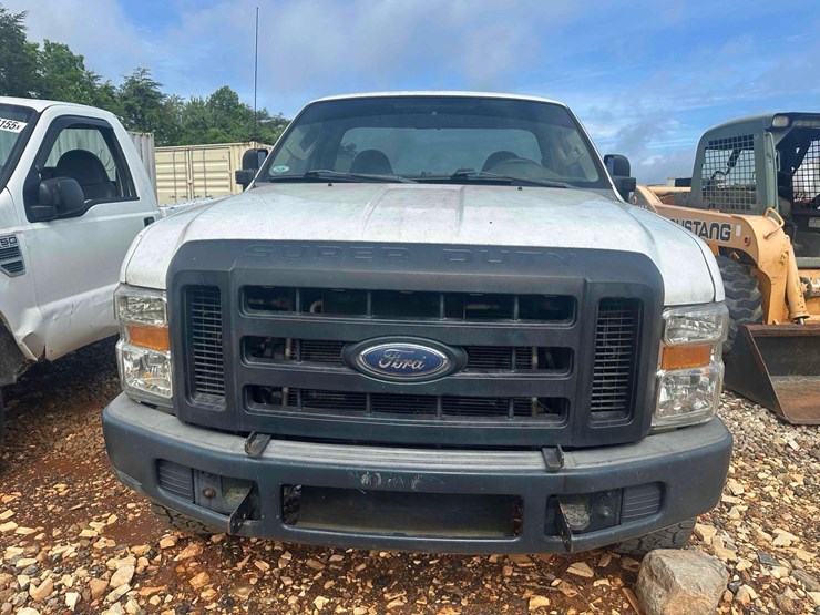 2008-ford-f250-xl-image-2