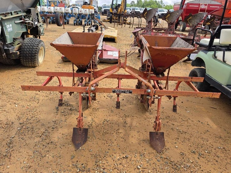 146---2-row-set-of-covington-planters-image-5