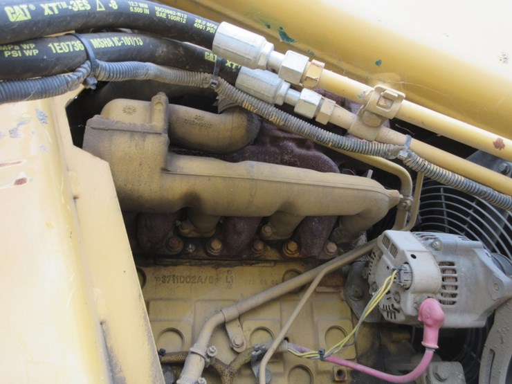 2022-caterpillar-416c-image-5