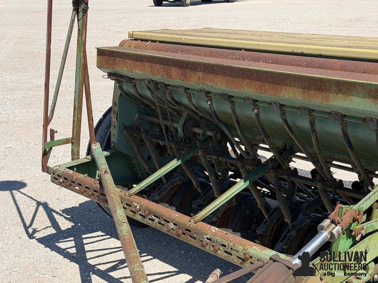john-deere-8300-image-12