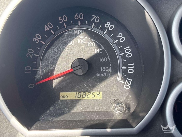 2011-toyota-tundra-image-14
