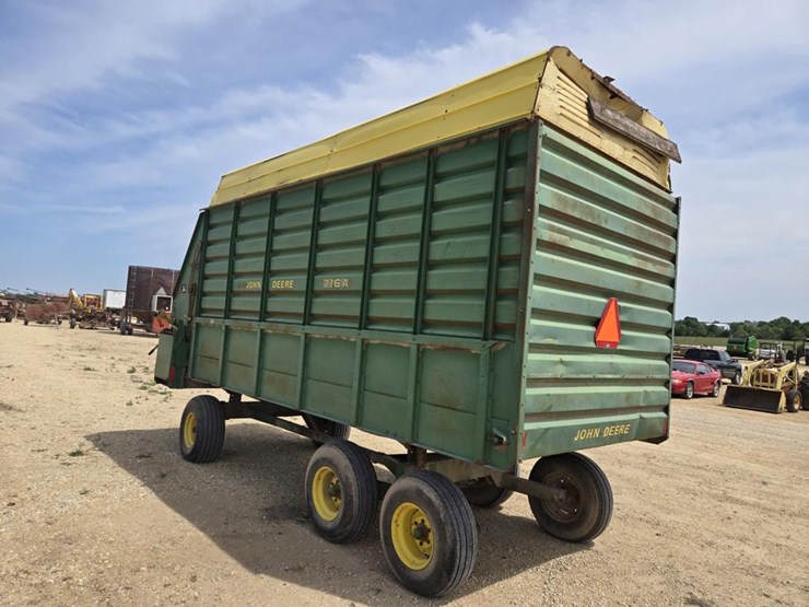 john-deere-716a-image-7