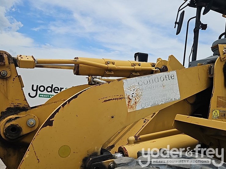 2009-caterpillar-938h-image-15