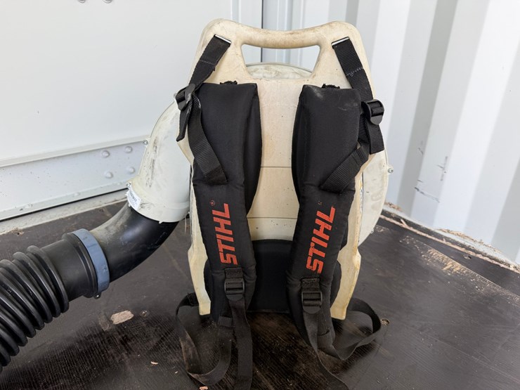 #6028-•-stihl-br-700-backpack-leaf-blower-image-4