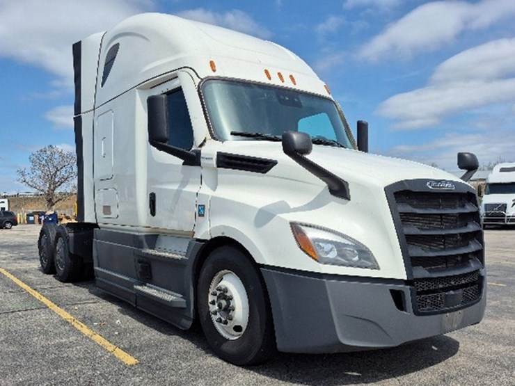 2023-freightliner-cascadia-126-image-1
