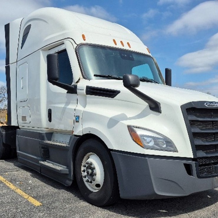 2023 FREIGHTLINER CASCADIA 126