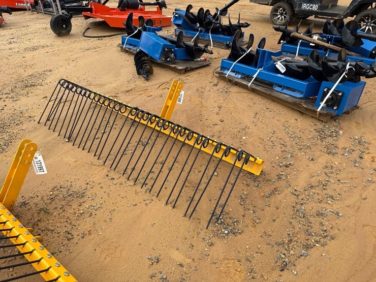191---6'-3pt-hitch-straw-rake-image-4