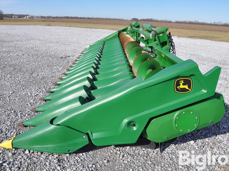 2023-john-deere-c18f-image-8