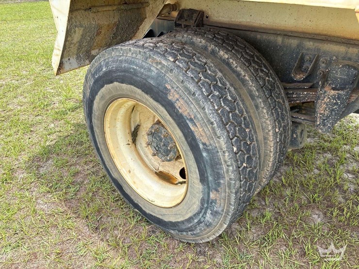 2017-peterbilt-337-image-51
