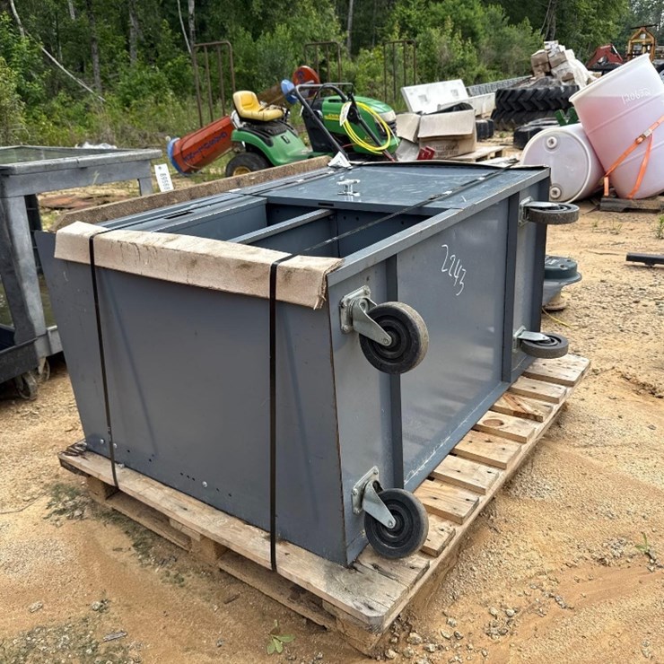 2243 - ROLLING METAL WORK STATION