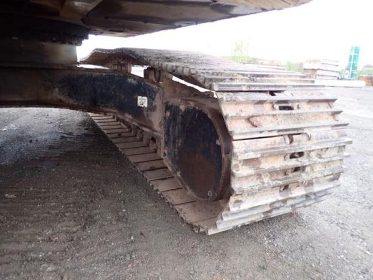 2010-deere-270d-lc-image-48