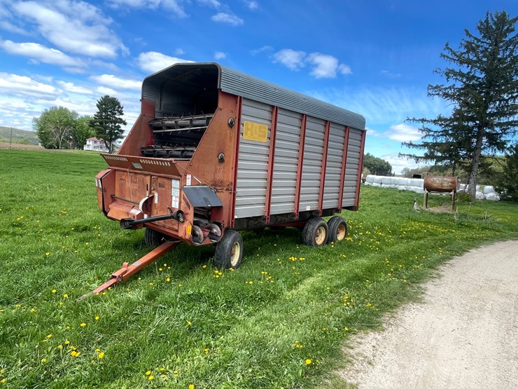 #3296-•-h&s-7-+-4-twin-auger-chopper-box-image-1