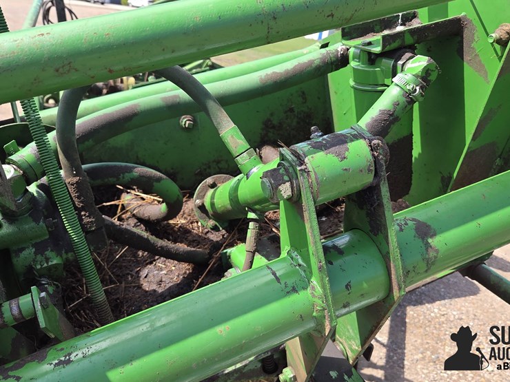 john-deere-24t-image-18