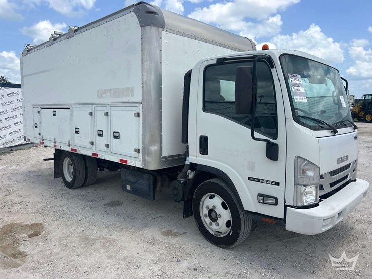 2020-isuzu-nrr-image-2