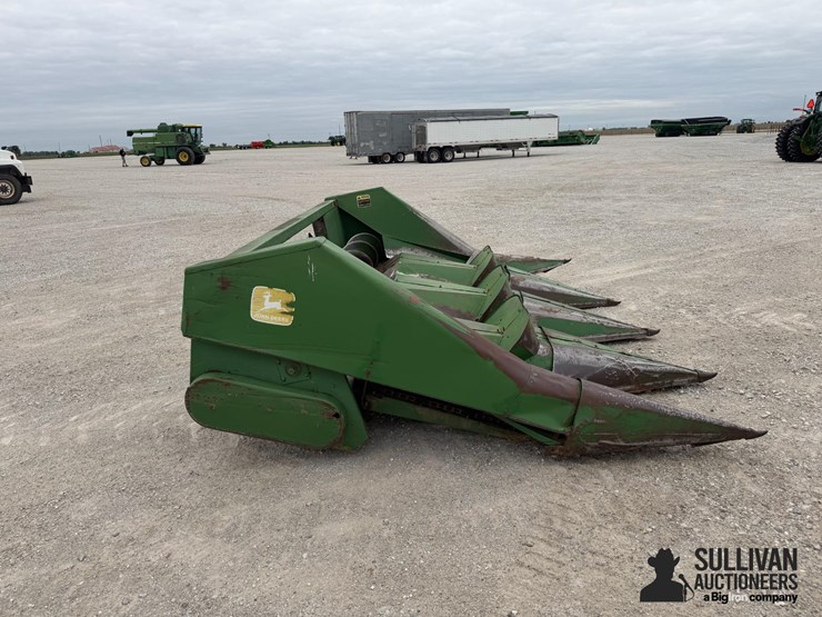 john-deere-444-image-4