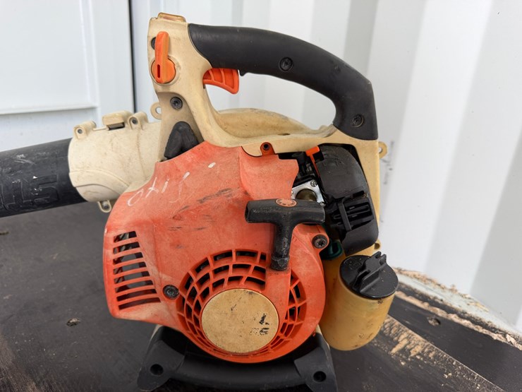 #6036-•-stihl-bg85-handheld-leaf-blower-image-2