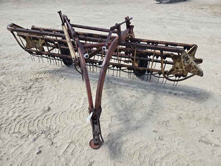 new-holland-260-image-10