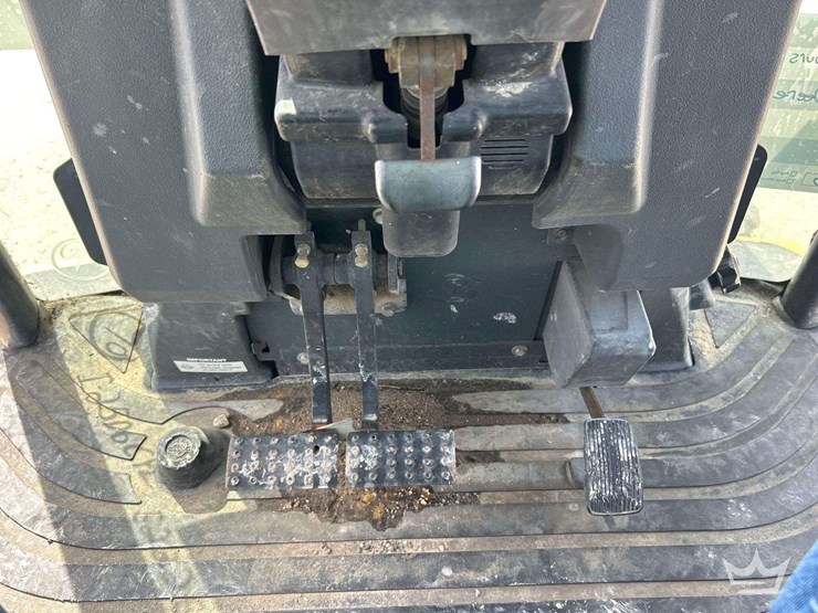deere-410l-image-14