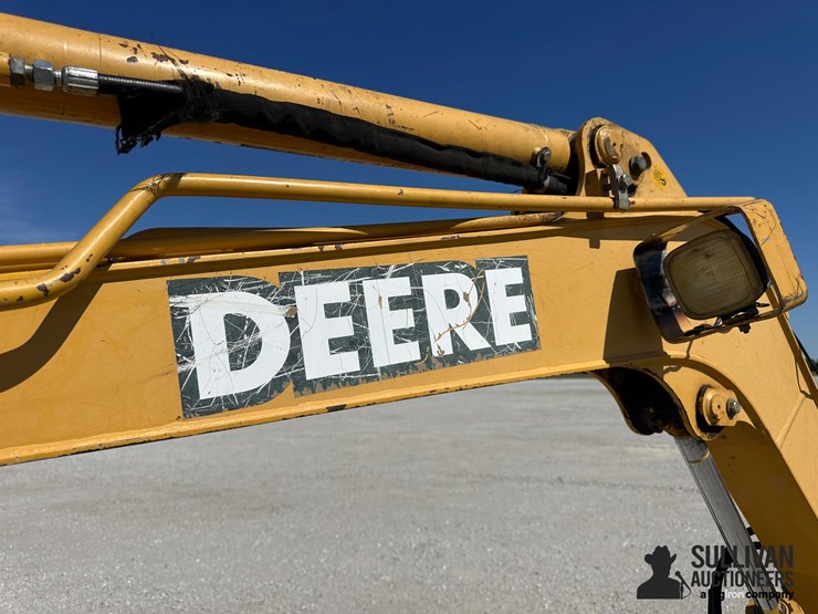 2005-deere-35c-image-16