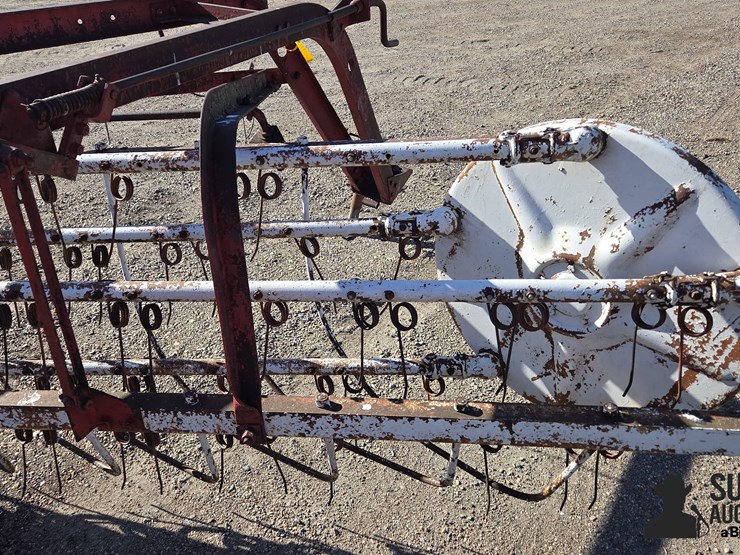international-hay-rake-image-19