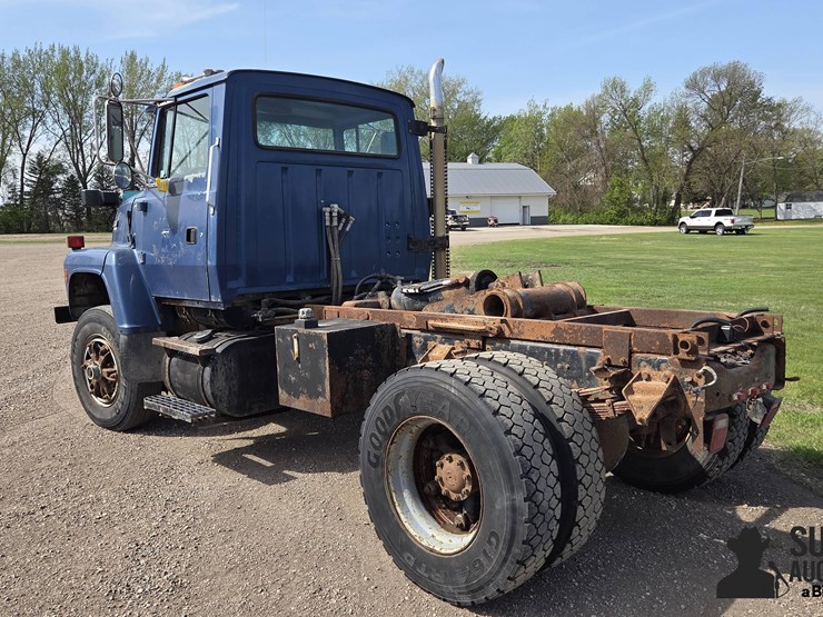 1994-ford-l8000-image-7